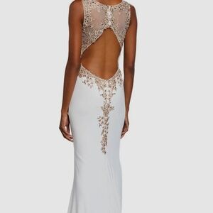 Faviana Ivory open back prom/wedding dress...STUNNING! Brand new with tags. Sz 6